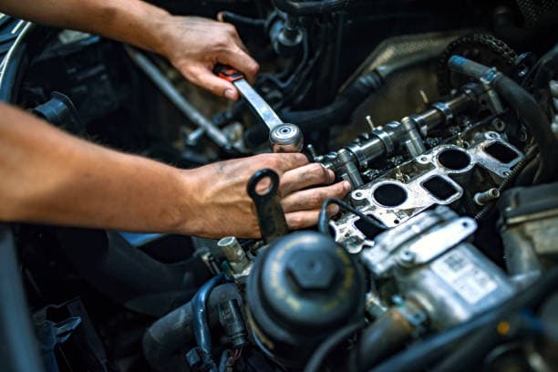 Professional mobile car repair and emergency roadside assistance service in Oud Metha Dubai